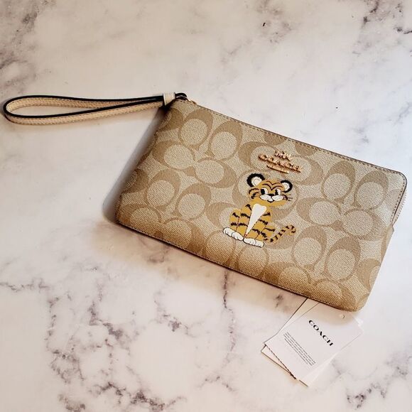 Coach LARGE Signature C and TIGER Print wristlet - Picture 6 of 8